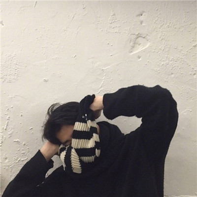 白色头发QQ头像男生图片
