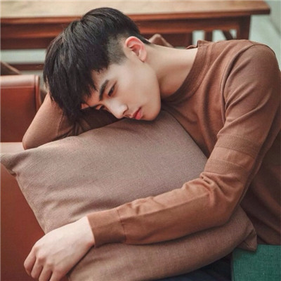 2018qq头像半身男生衬衫图片