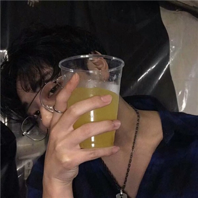 一个人的头像特别清纯的头像男生头像图片