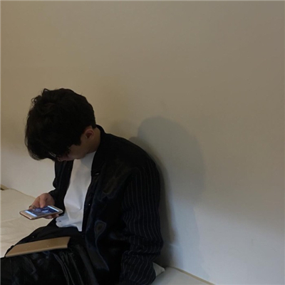 一个人的头像特别清纯的头像男生头像图片
