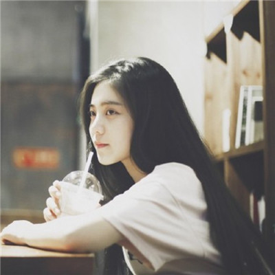 简单大气女生头像女生图片