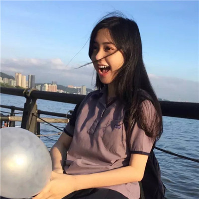 简单大气女生头像女生图片