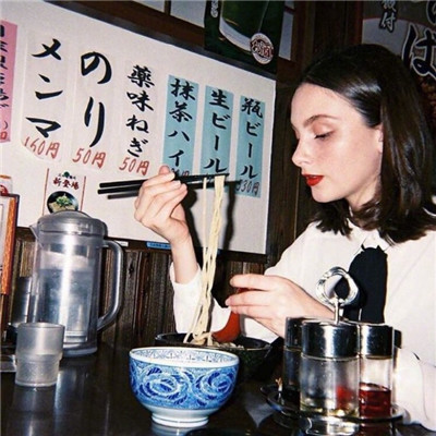 qq头像漫画短发女生图片