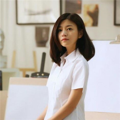 黑白手绘动漫女生头像图片