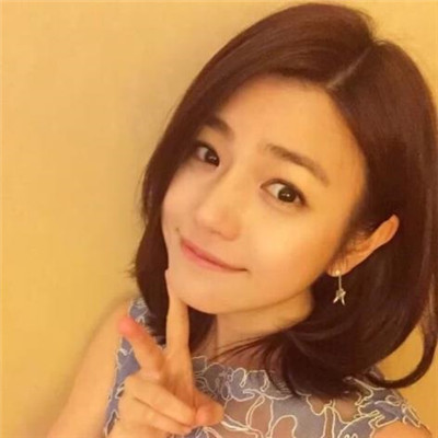 黑白手绘动漫女生头像图片