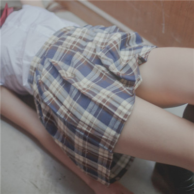 qq头像个性网女生半裸图片