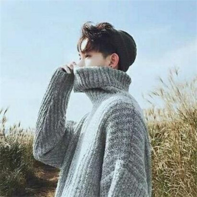 2018最流行的抖音头像白色西装头像男生半身图片