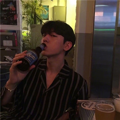 最新带字的悲伤头像动漫头像男生头像图片图片