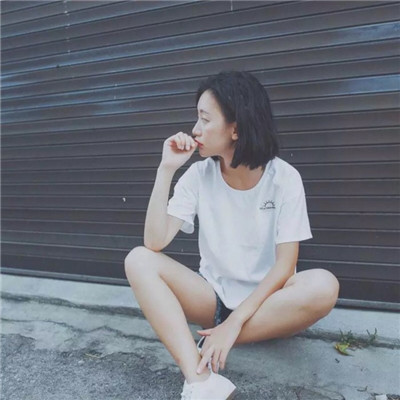 女生头像黑白霸气动漫图片