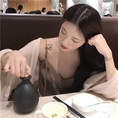 qq头像婚纱女生背影图片