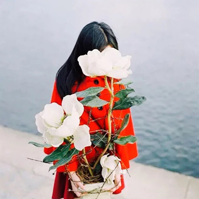 女生戴帽子的头像可爱图片