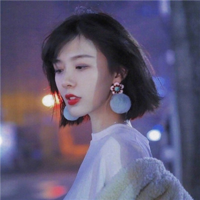 qq头像女生带复古眼镜图片