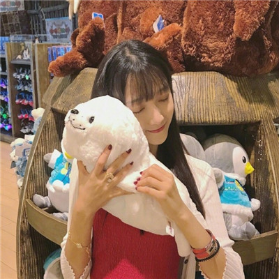 qq头像女生带复古眼镜图片