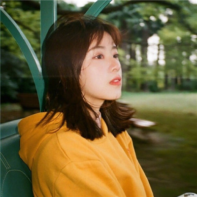 qq头像女生带复古眼镜