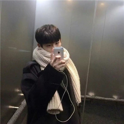 男生总是频繁换头像图片
