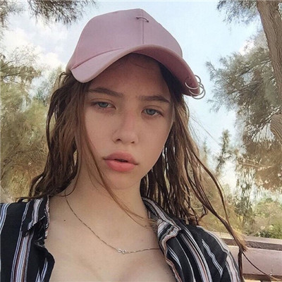 殴美头像女生头像简约图片