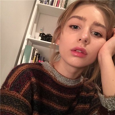 殴美头像女生头像简约图片