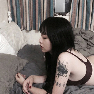 女生头像黑白霸气动漫图片