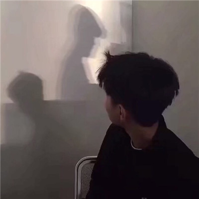 2018干净帅气小猪佩奇头像男生版图片