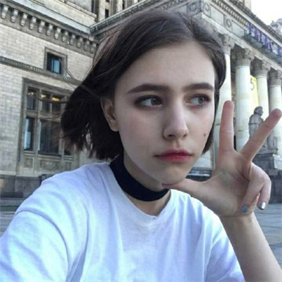 三张一个人的女生头像图片