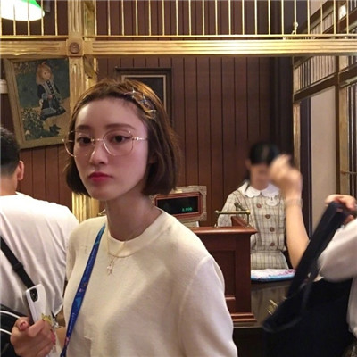 三张一个人的女生头像图片