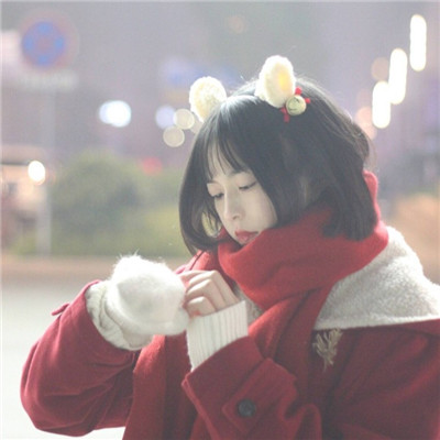 女生坐在地上头像大全图片