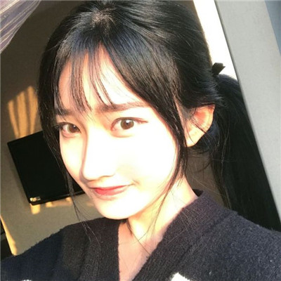 女生坐在地上头像大全图片