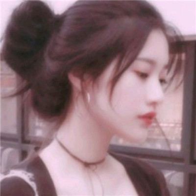 女生坐在地上头像大全图片