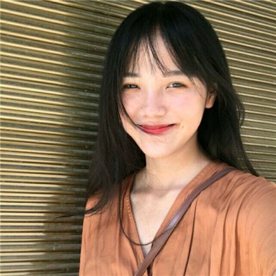 女生坐在地上头像大全图片