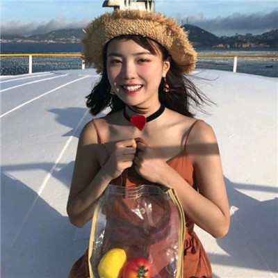 女生动漫黑白背影头像图片