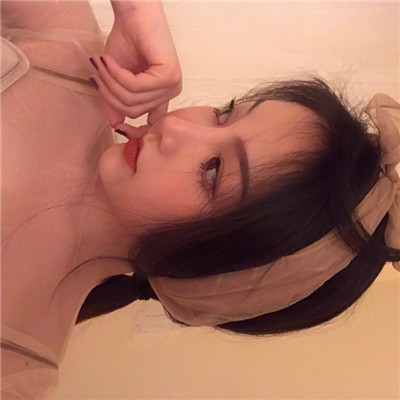 qq头像外国小女生萌图片