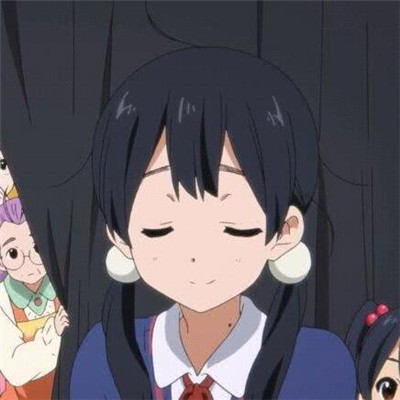 qq头像女生背影操场图片