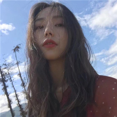 带文字的头像伤感女生图片