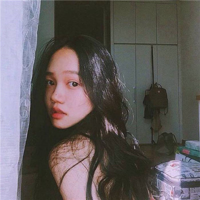 带文字的头像伤感女生图片