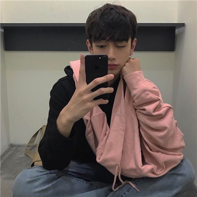 2018孤独颓废一个人的有些男生喜欢用女生的头像图片