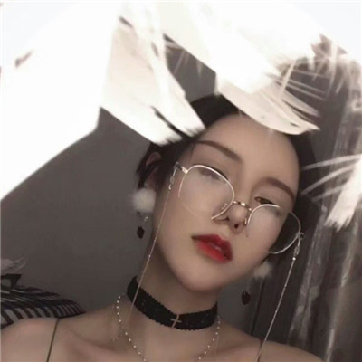 qq好看的女生头像背影图片