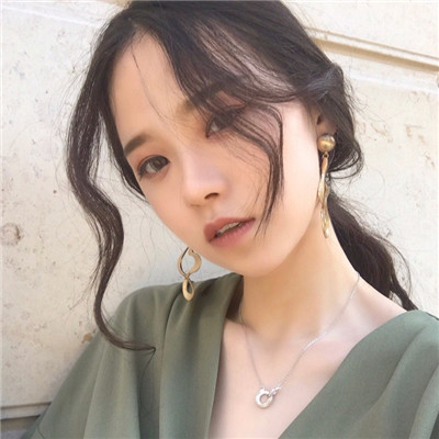 现在最流行的头像女生图片