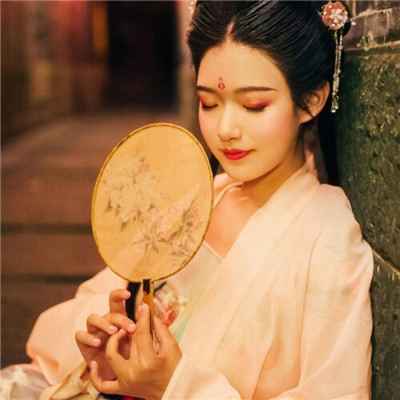 qq头像最美的女生头像图片