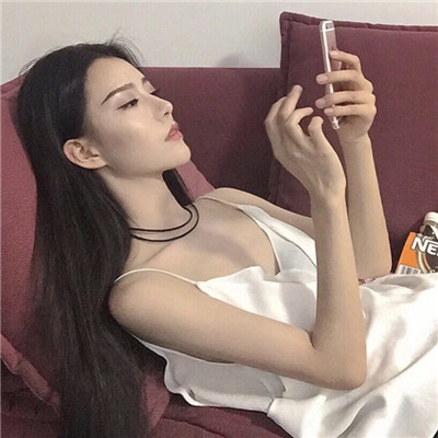 qq头像女生穿牛仔外套图片