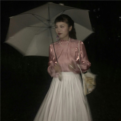 qq头像女生穿牛仔外套图片