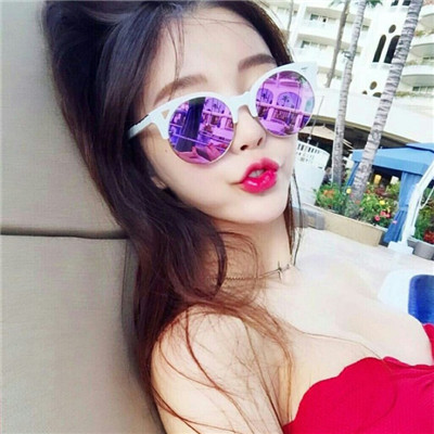 韩版短发女生头像高冷图片