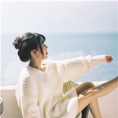 带眼镜的动漫女生头像图片