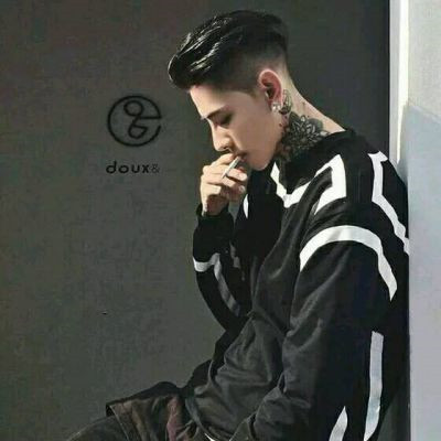 萌帅男生头像动漫图片