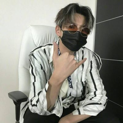 萌帅男生头像动漫图片