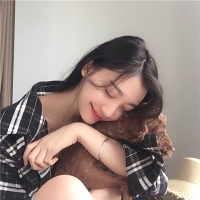 个性女生全身锁骨头像图片