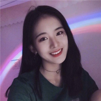 个性女生全身锁骨头像图片