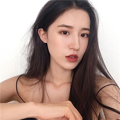 qq女生带字头像情侣图片