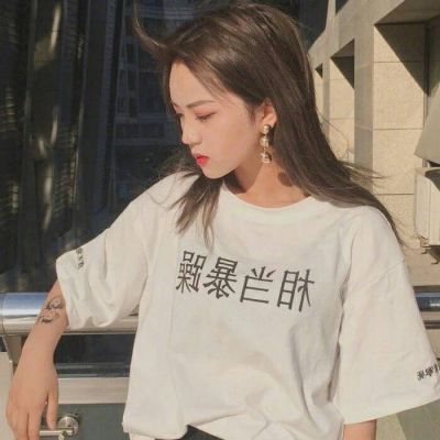黑白动漫女生头像高清图片