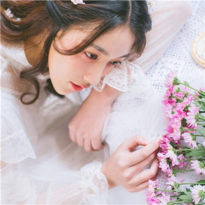 qq头像女生闺蜜3张图片