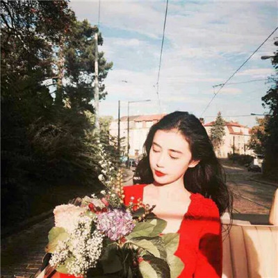 qq头像女生闺蜜3张图片